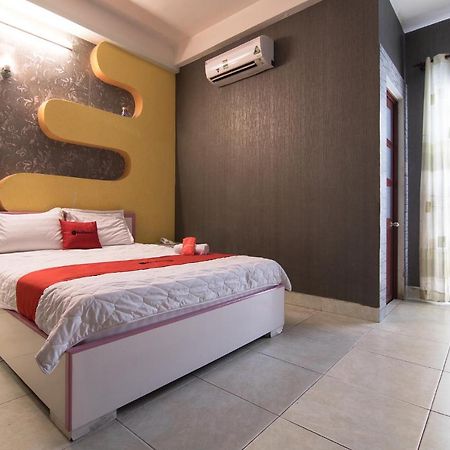 Reddoorz Plus Near Aeon Mall Tan Phu 2 Hô Chi Minh-Ville Extérieur photo